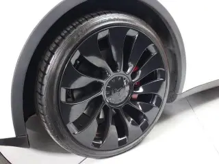 Tesla Model Y 2022 AWD Performance 4dr Crossover