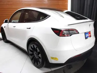 Tesla Model Y 2022 AWD Performance 4dr Crossover