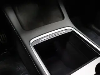 Tesla Model Y 2022 AWD Performance 4dr Crossover