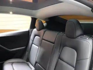 Tesla Model Y 2022 AWD Performance 4dr Crossover
