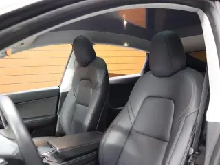 Tesla Model Y 2022 AWD Performance 4dr Crossover
