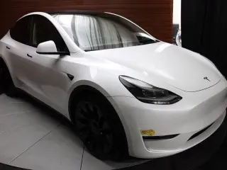 Tesla Model Y 2022 AWD Performance 4dr Crossover