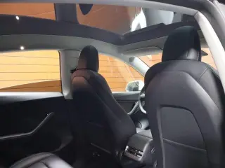 Tesla Model Y 2022 AWD Performance 4dr Crossover