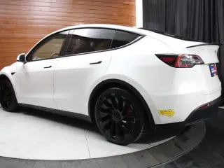 Tesla Model Y 2022 AWD Performance 4dr Crossover