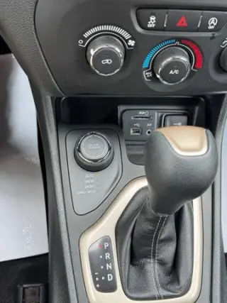 Jeep Cherokee 2018 4x4 Tech Connect 4dr SUV