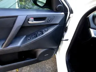 2012 MAZDA MAZDA3