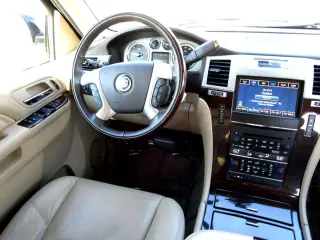 2011 CADILLAC ESCALADE ESV