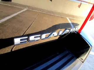 2011 CADILLAC ESCALADE ESV