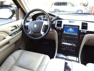 2011 CADILLAC ESCALADE ESV