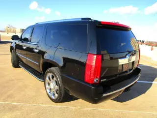 2011 CADILLAC ESCALADE ESV