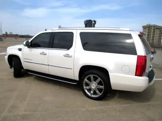 2011 CADILLAC ESCALADE ESV