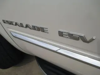 2011 CADILLAC ESCALADE ESV