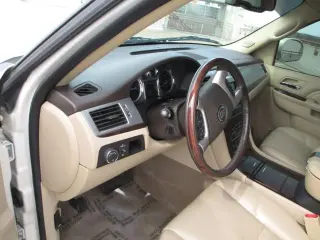 2011 CADILLAC ESCALADE ESV