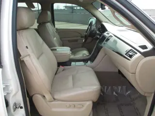 2011 CADILLAC ESCALADE ESV