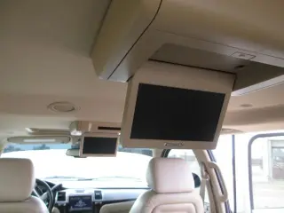 2011 CADILLAC ESCALADE ESV