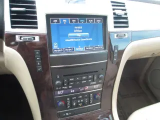 2011 CADILLAC ESCALADE ESV