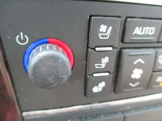 2011 CADILLAC ESCALADE ESV