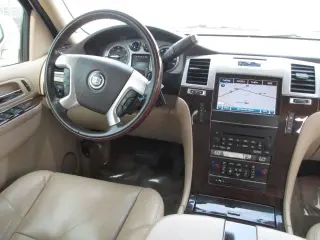2011 CADILLAC ESCALADE ESV