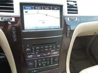 2011 CADILLAC ESCALADE ESV