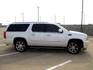 2011 CADILLAC ESCALADE ESV