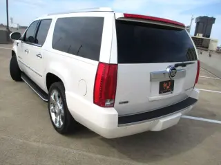 2011 CADILLAC ESCALADE ESV