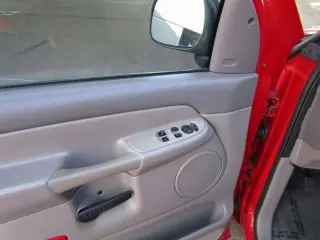 2002 DODGE RAM 1500 REGULAR CAB