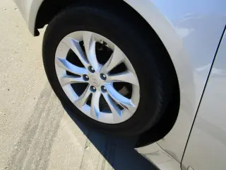 2012 HYUNDAI GENESIS