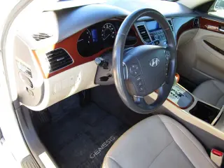 2012 HYUNDAI GENESIS