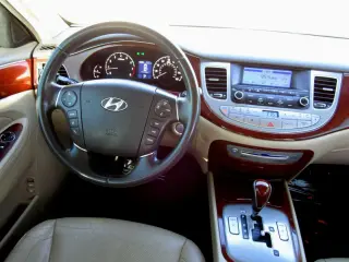 2012 HYUNDAI GENESIS