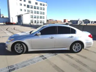 2012 HYUNDAI GENESIS