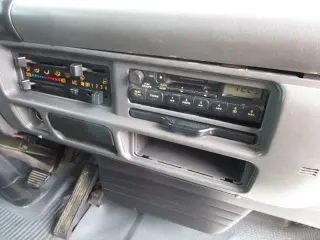2001 ISUZU MED DUTY NPR