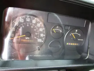 2001 ISUZU MED DUTY NPR