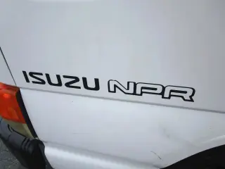 2001 ISUZU MED DUTY NPR