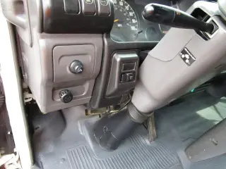 2001 ISUZU MED DUTY NPR