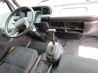 2001 ISUZU MED DUTY NPR