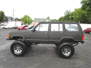 1989 JEEP CHEROKEE