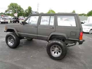 1989 JEEP CHEROKEE