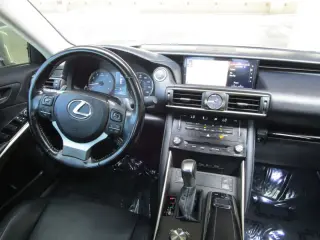 2017 LEXUS IS