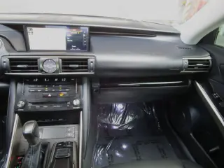 2017 LEXUS IS