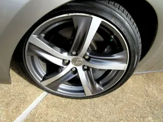 2017 LEXUS IS