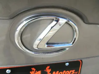 2017 LEXUS IS