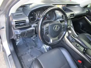 2017 LEXUS IS