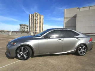 2017 LEXUS IS