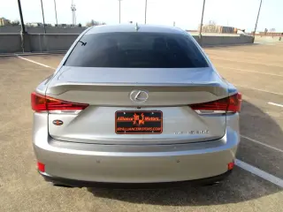 2017 LEXUS IS