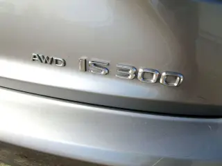 2017 LEXUS IS