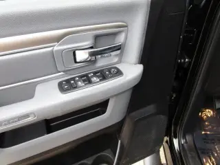 2014 RAM 1500 CREW CAB