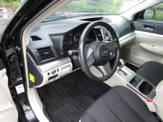 2011 SUBARU LEGACY