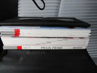 2017 TOYOTA PRIUS PRIME