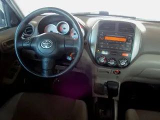 2004 TOYOTA RAV4