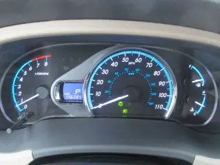 2011 TOYOTA SIENNA